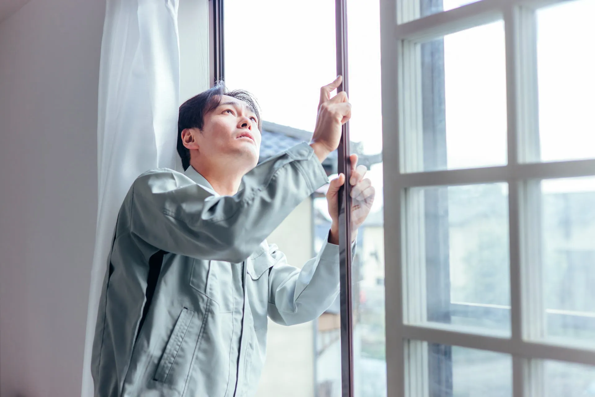 ガラスフィルム貼り